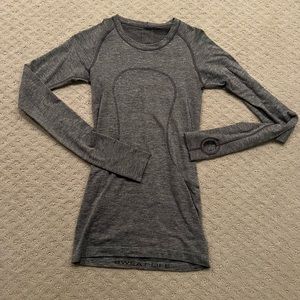 Women’s workout top